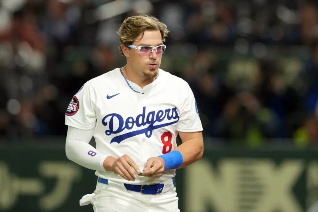 Dodgers Notes: LA Makes Trade, Kiké Hernandez Has Concerning Illness, 11 Pitchers Already on Injured List