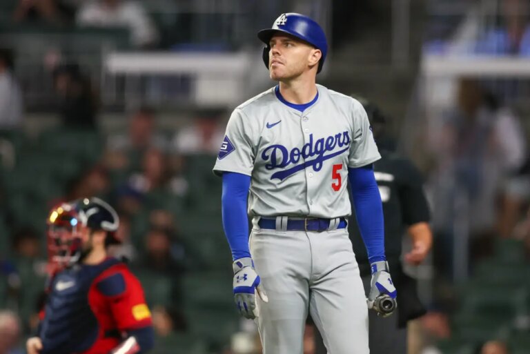 Dodgers Notes: Ex-LA Pitcher Retires, Freddie Freeman Injury Update, Mookie Betts Makes White House Decision