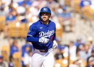 Dodgers Top Prospect Dalton Rushing Exits Triple-A Game With Scary Injury